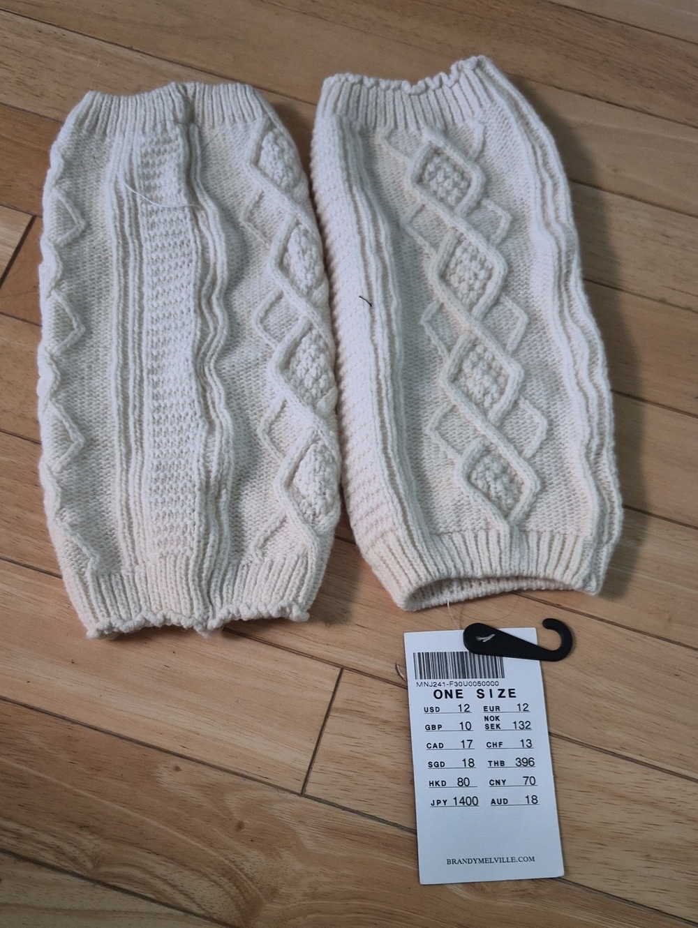 Brandy Melville Cream Cable Knit Leg Warmers